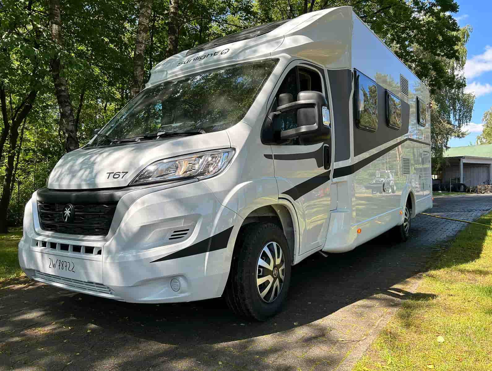 auto-lipperland-sunlight-t67-aussen-03