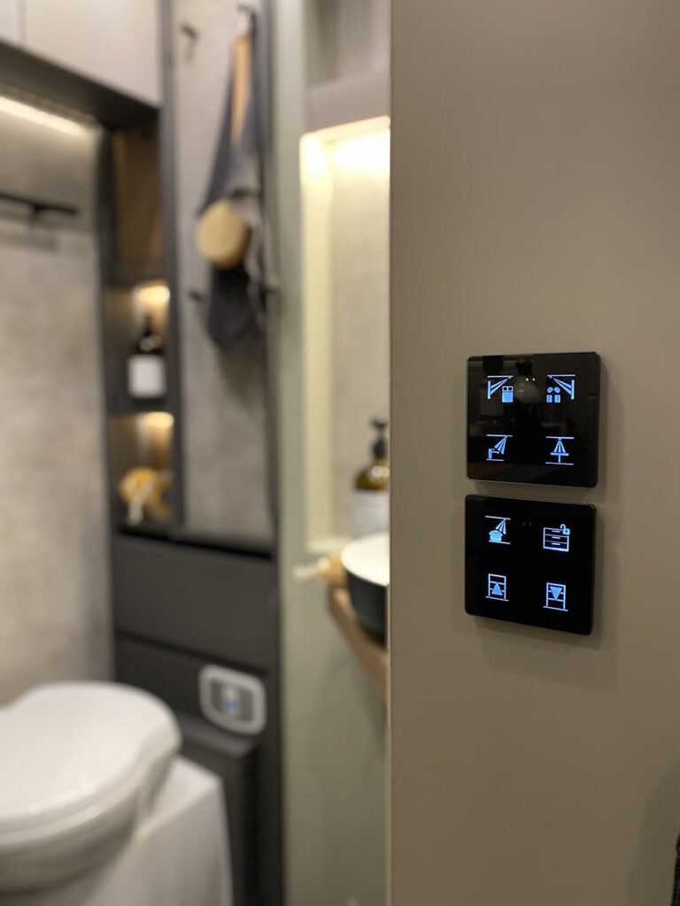 Detailaufnahme Schalter im Wohnmobil