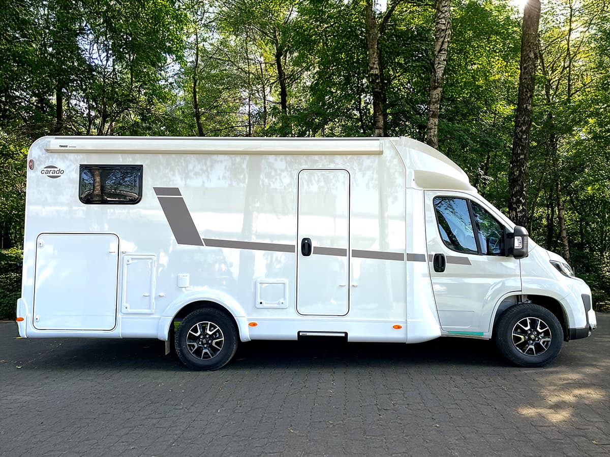 Seitenansicht vom Wohnmobil