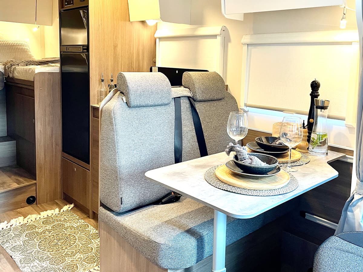 Sitzecke im Wohnmobil