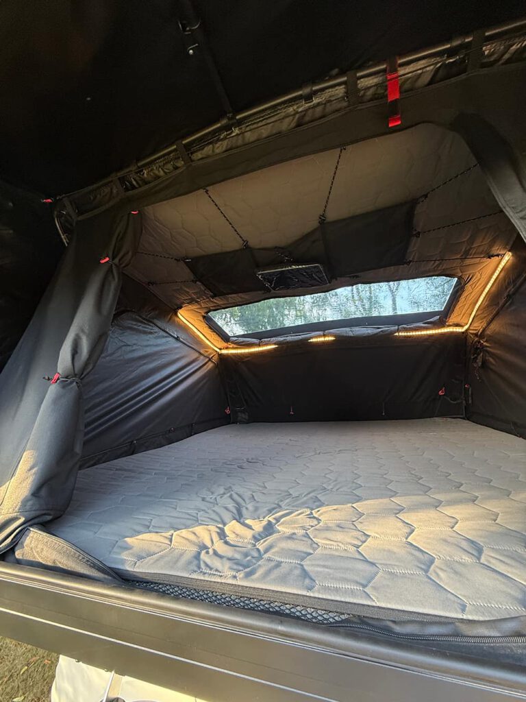 Dachzelt Detail Innen Beleuchtung